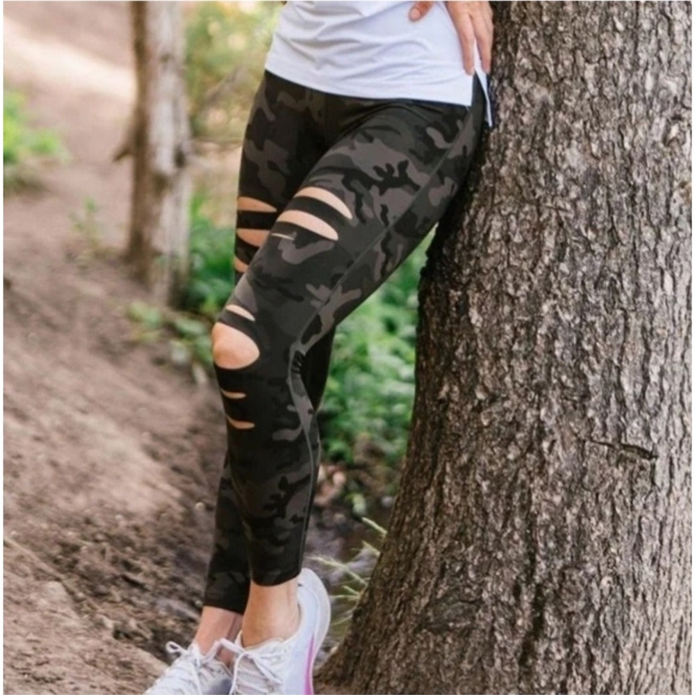 Zyia Camo Slash Luxe Leggings Women's 4,Butter Soft Comfort Stretch 24" Inseam